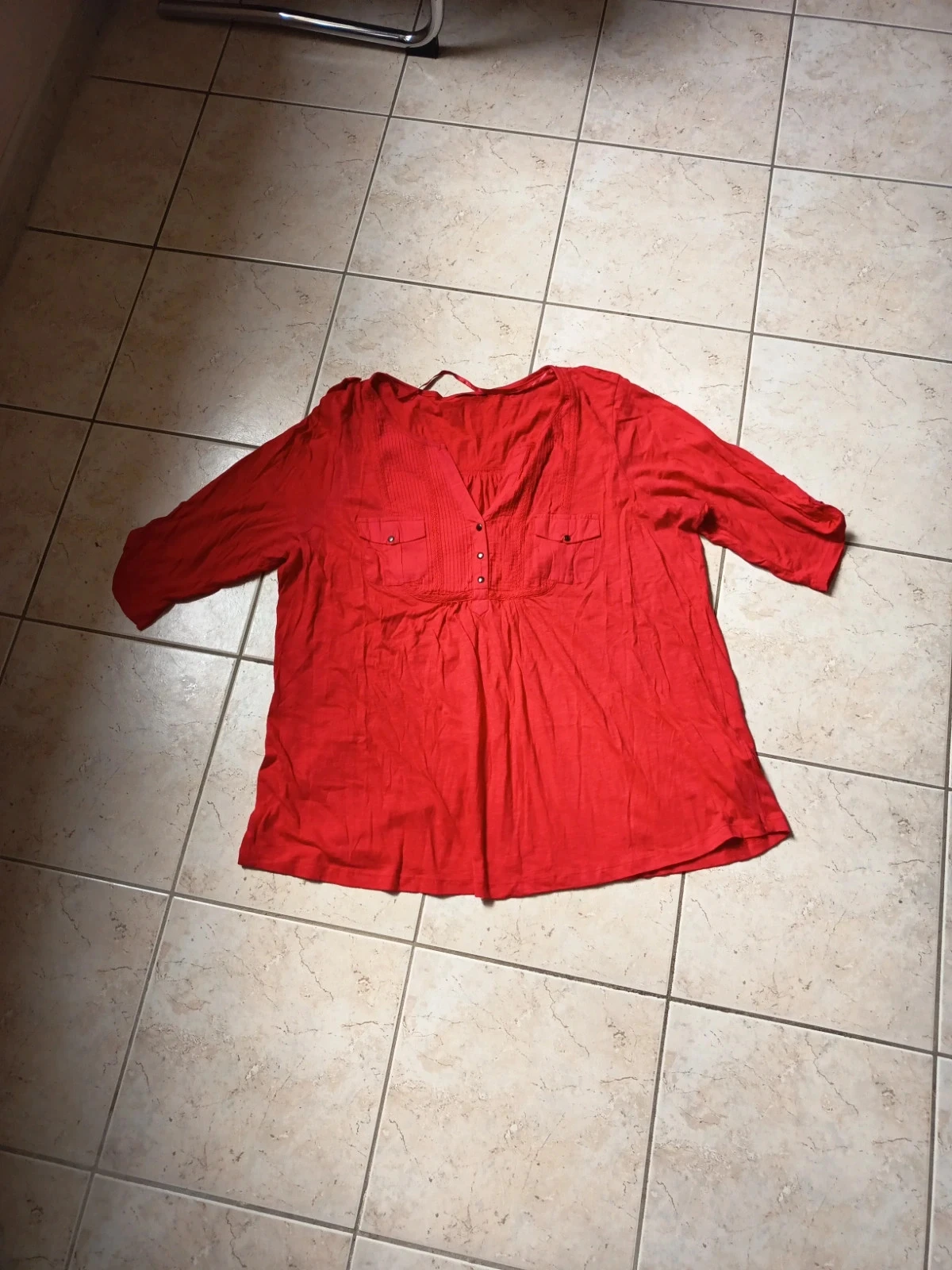 Blouse rouge col en V